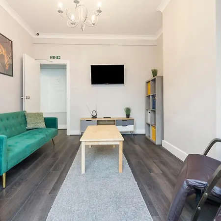 Chrystal Palace Stays With Free Parking Lambeth Londres Extérieur photo