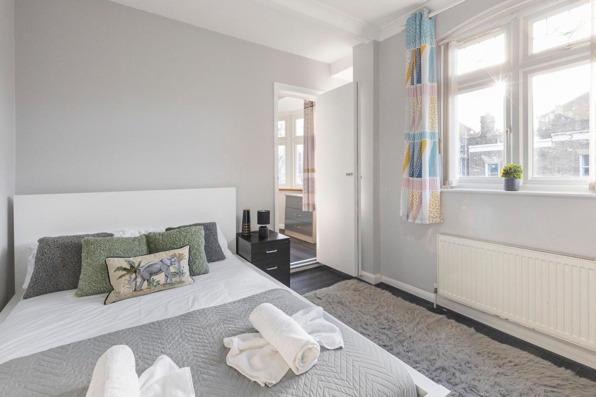 Chrystal Palace With Free Parking Lambeth London
