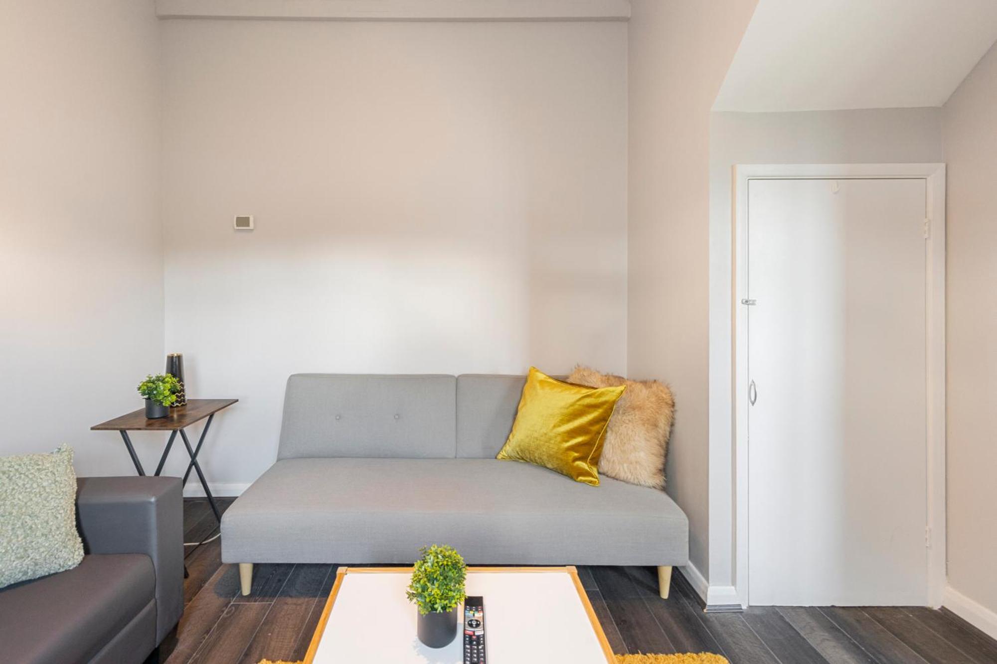Chrystal Palace With Free Parking Lambeth *