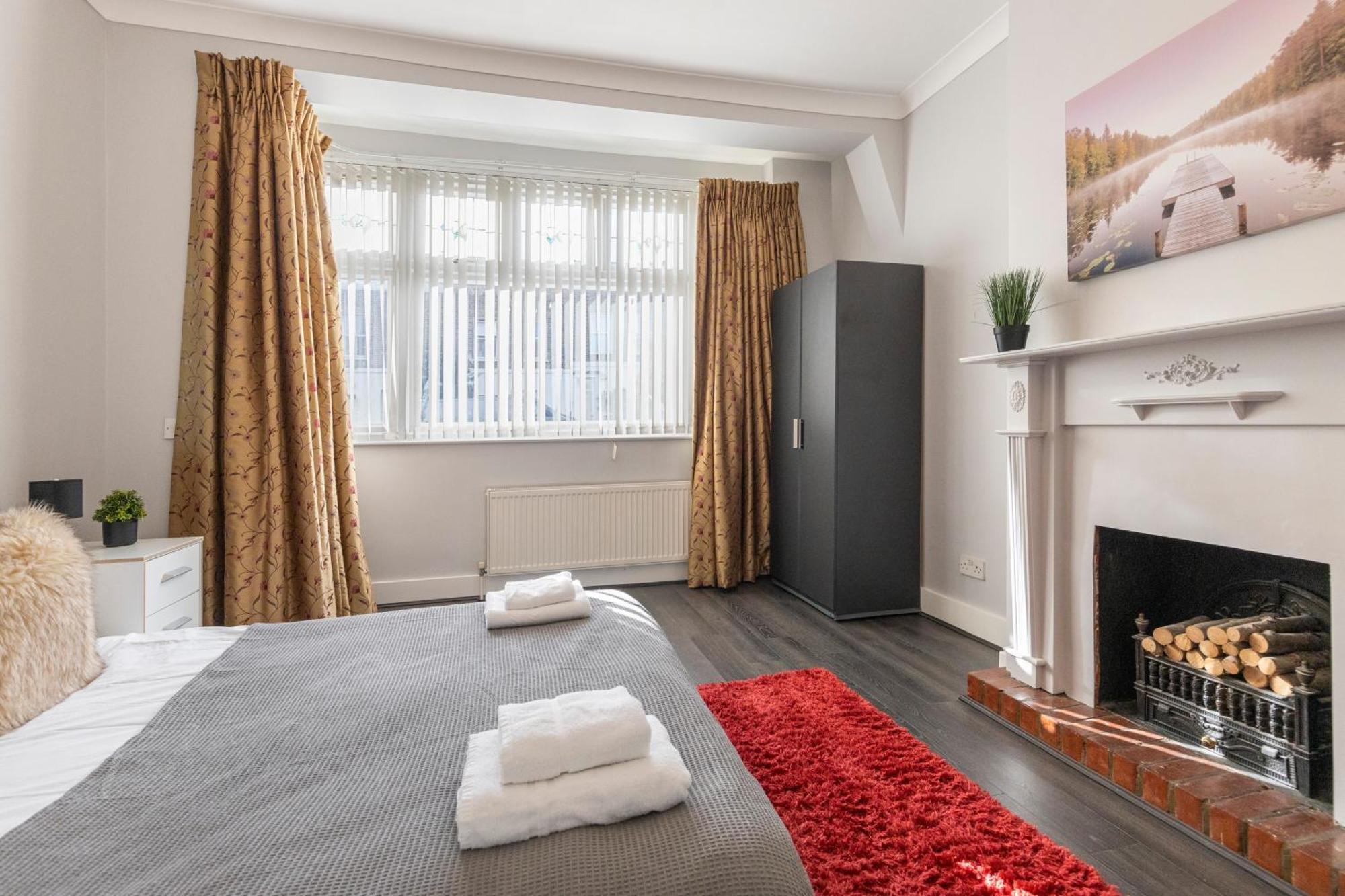 Chrystal Palace With Free Parking Lambeth London