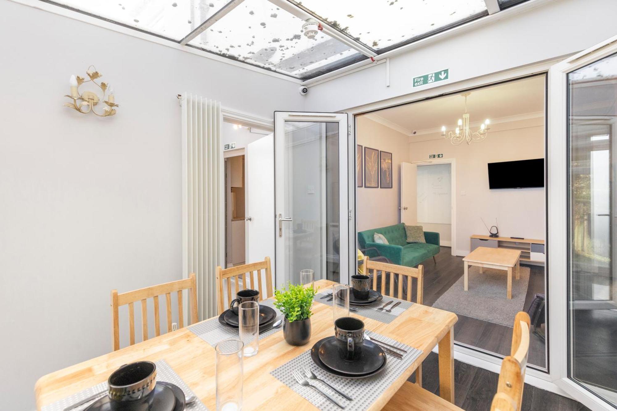 Chrystal Palace With Free Parking Lambeth London
